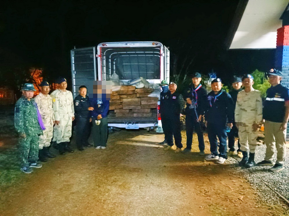 ทหารพรานสกัดจับไม้ประดู่แปรรูปมูลค่ามหาสาร ทหารพรานสกัดจับไม้ประดู่แปรรูปมูลค่ามหาสาร