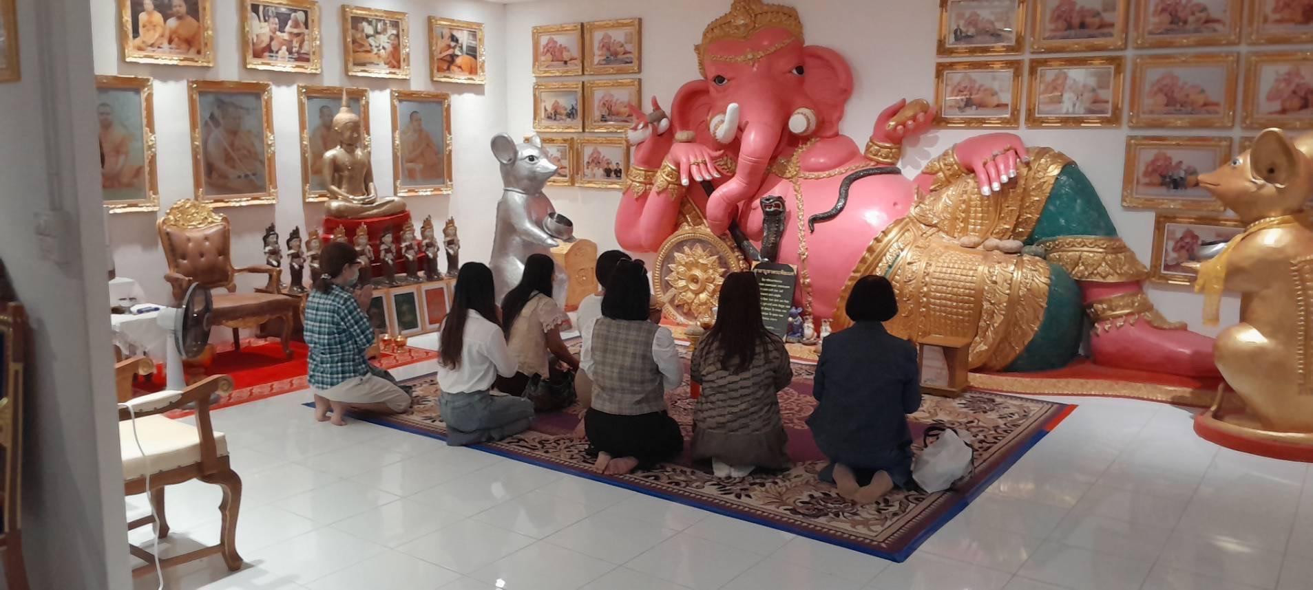 สุโขทัย.- เที่ยววัดหนองทองขอพรท้าวเวสสุวรรณเขย่าเซียมซียักษ์หวังได้เลขเด็ด สุโขทัย.- เที่ยววัดหนองทองขอพรท้าวเวสสุวรรณเขย่าเซียมซียักษ์หวังได้เลขเด็ด