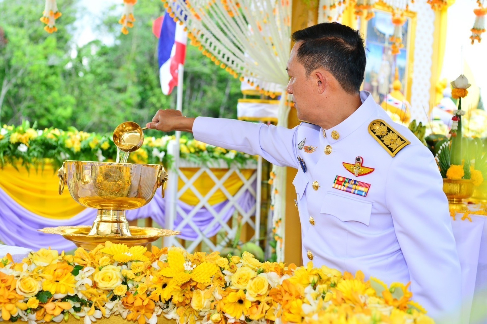 นราธิวาส.- ประกอบพิธีพลีกรรมตักน้ำศักดิ์สิทธิ์ จากแหล่งน้ำศักดิ์สิทธิ์ 2 แห่ง เพื่อจัดทำน้ำพระพุทธมนต์ศักดิ์สิทธิ์ งานเฉลิมพระเกียรติพระบาทสมเด็จพระเจ้าอยู่หัว นราธิวาส.- ประกอบพิธีพลีกรรมตักน้ำศักดิ์สิทธิ์ จากแหล่งน้ำศักดิ์สิทธิ์ 2 แห่ง เพื่อจัดทำน้ำพระพุทธมนต์ศักดิ์สิทธิ์ งานเฉลิมพระเกียรติพระบาทสมเด็จพระเจ้าอยู่หัว