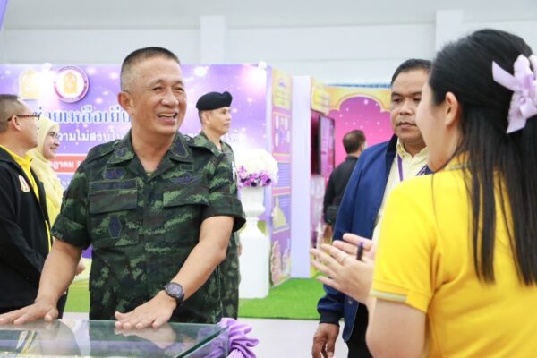 รอง ผอ.รมน.ภาค 4 สน. ลงพื้นที่ตรวจเยี่ยมกำลังพลและหน่วยในพื้นที่ จ.ปัตตานี และ จ.ยะลา รอง ผอ.รมน.ภาค 4 สน. ลงพื้นที่ตรวจเยี่ยมกำลังพลและหน่วยในพื้นที่ จ.ปัตตานี และ จ.ยะลา