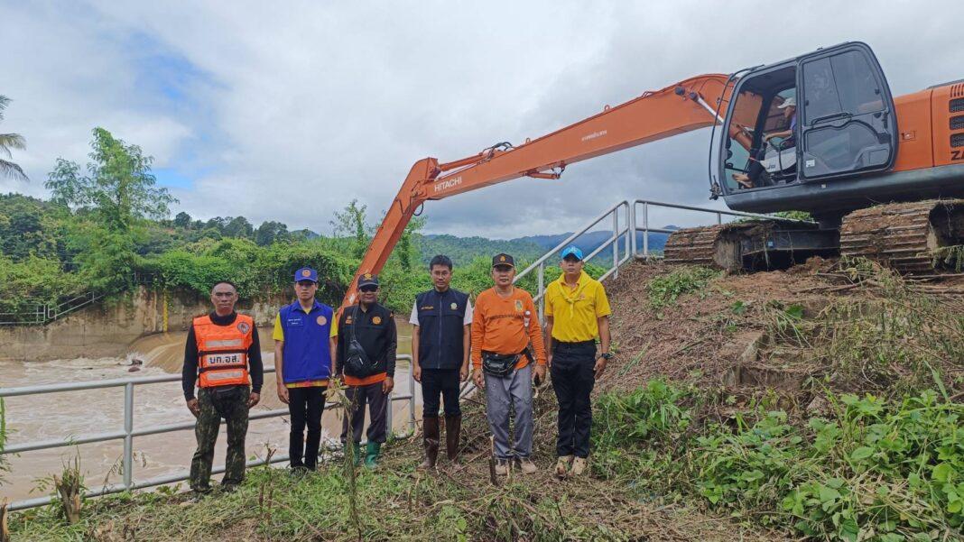 แม่ห้องสอน.-จังหวัดแม่ฮ่องสอนเร่งแก้ไขปัญหาน้ำท่วมขังพื้นที่ทางการเกษตรบริเวณลำน้ำแม่สะงา เพื่อเป็นการบรรเทาความเดือนร้อนให้กับเกษตรกร แม่ห้องสอน.-จังหวัดแม่ฮ่องสอนเร่งแก้ไขปัญหาน้ำท่วมขังพื้นที่ทางการเกษตรบริเวณลำน้ำแม่สะงา เพื่อเป็นการบรรเทาความเดือนร้อนให้กับเกษตรกร