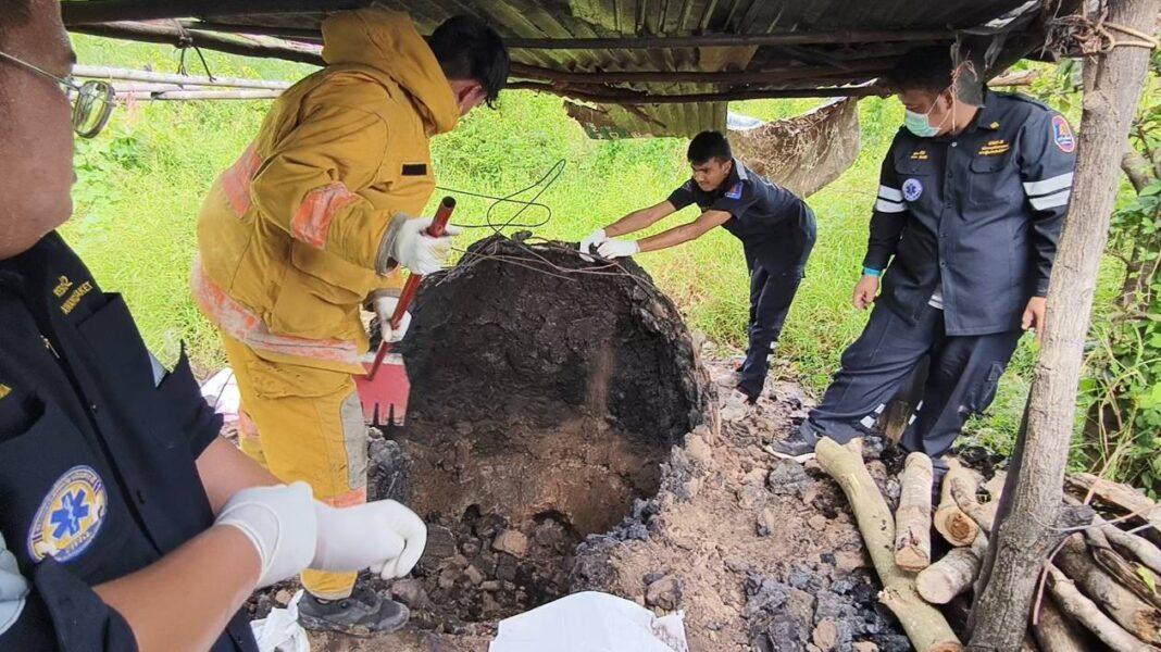 ศรีสะเกษ ! .-หนุ่มใหญ่พลาดท่าตกเตาเผาถ่านถูกย่างสดดับสลดกลางป่า ศรีสะเกษ ! .-หนุ่มใหญ่พลาดท่าตกเตาเผาถ่านถูกย่างสดดับสลดกลางป่า