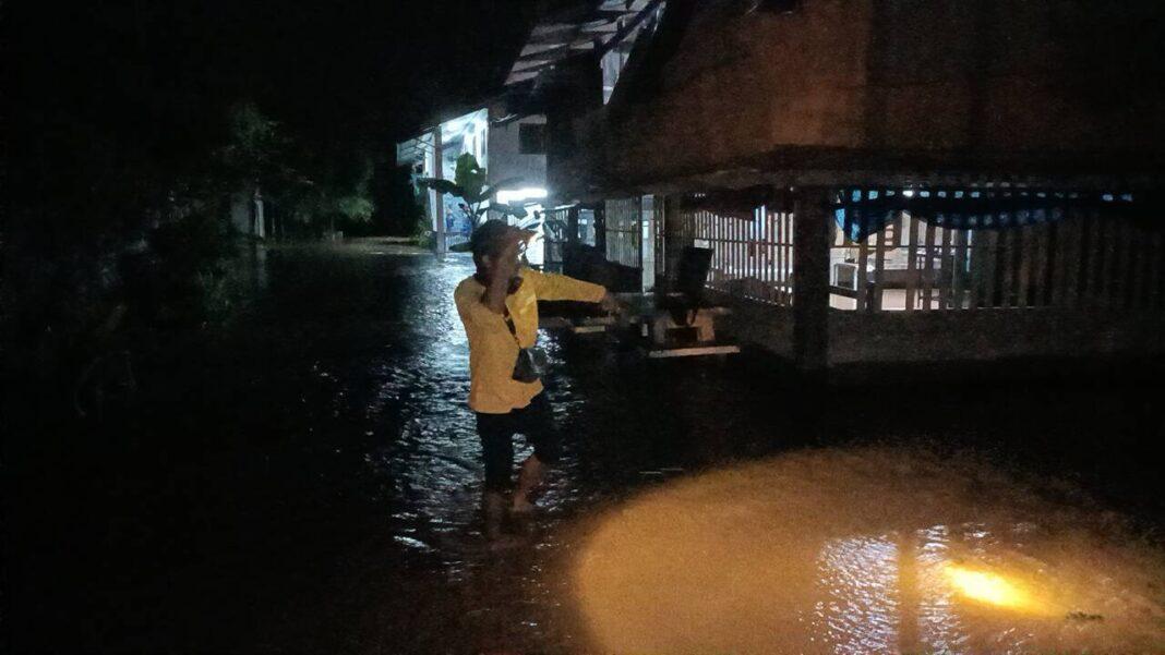 ปราจีนบุรี.-น้ำป่าทะลักท่วมหมู่บ้านกลางดึก ปราจีนบุรี.-น้ำป่าทะลักท่วมหมู่บ้านกลางดึก