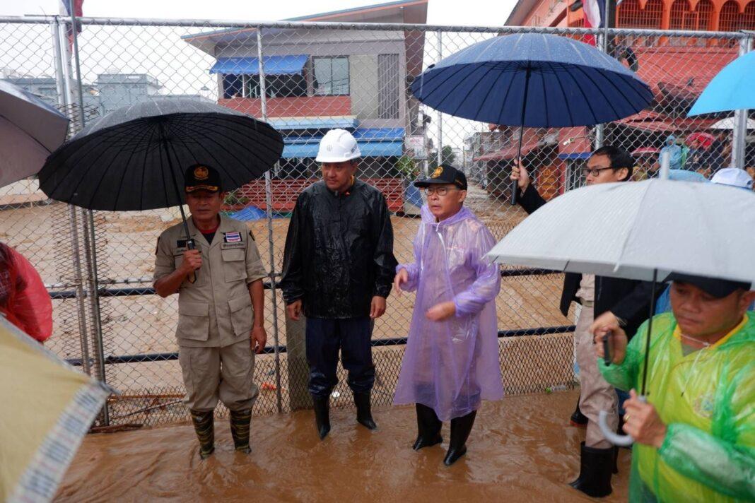 เชียงราย.-เหล่ากาชาดจังหวัดเชียงราย ลงพื้นที่มอบข้าวสาร อาหารแห้งและน้ำดื่ม เชียงราย.-เหล่ากาชาดจังหวัดเชียงราย ลงพื้นที่มอบข้าวสาร อาหารแห้งและน้ำดื่ม