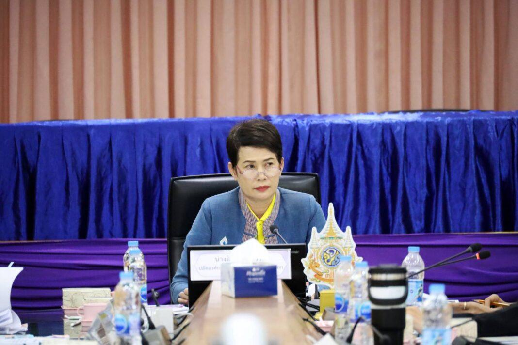 พิษณุโลก.- อบจ.พิษณุโลก ประชุมคณะกรรมการพิจารณากลั่นกรอง พิษณุโลก.- อบจ.พิษณุโลก ประชุมคณะกรรมการพิจารณากลั่นกรอง