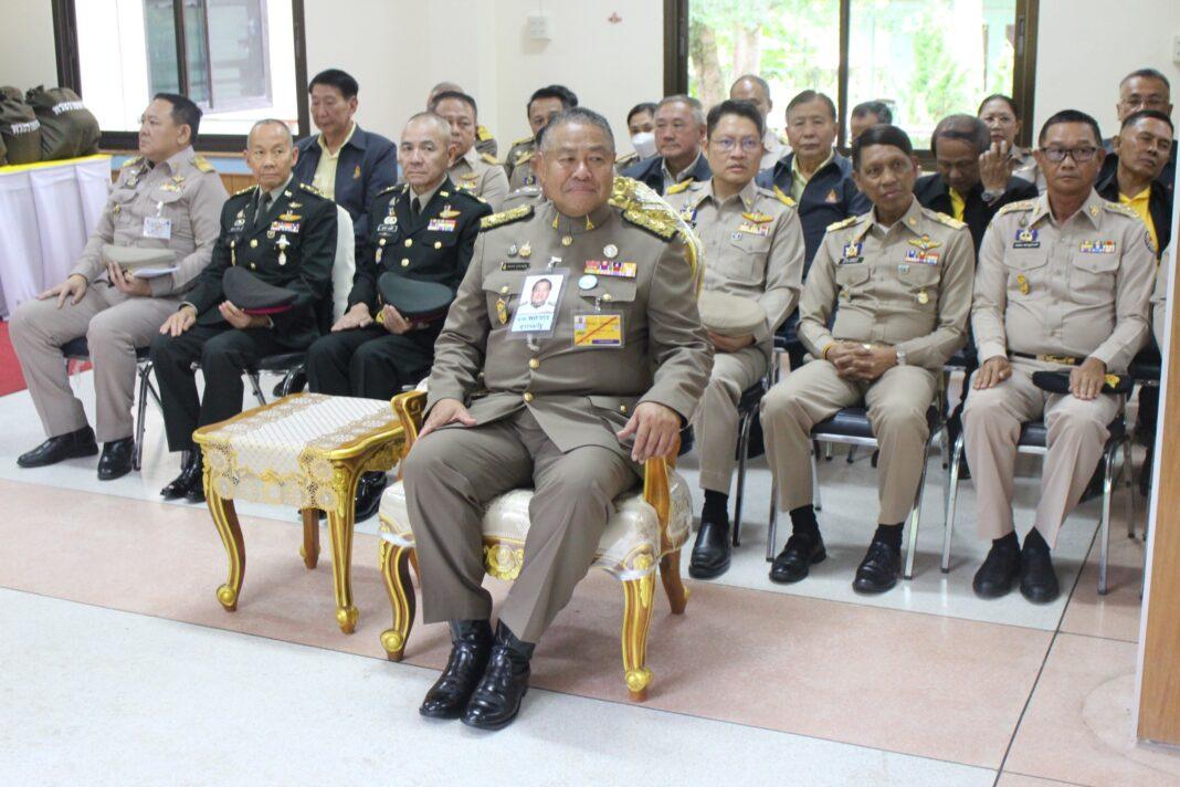 ยะลา.-องคมนตรีเยี่ยมให้กำลังใจและมอบถุงพระราชทานแก่ราษฎร ยะลา.-องคมนตรีเยี่ยมให้กำลังใจและมอบถุงพระราชทานแก่ราษฎร