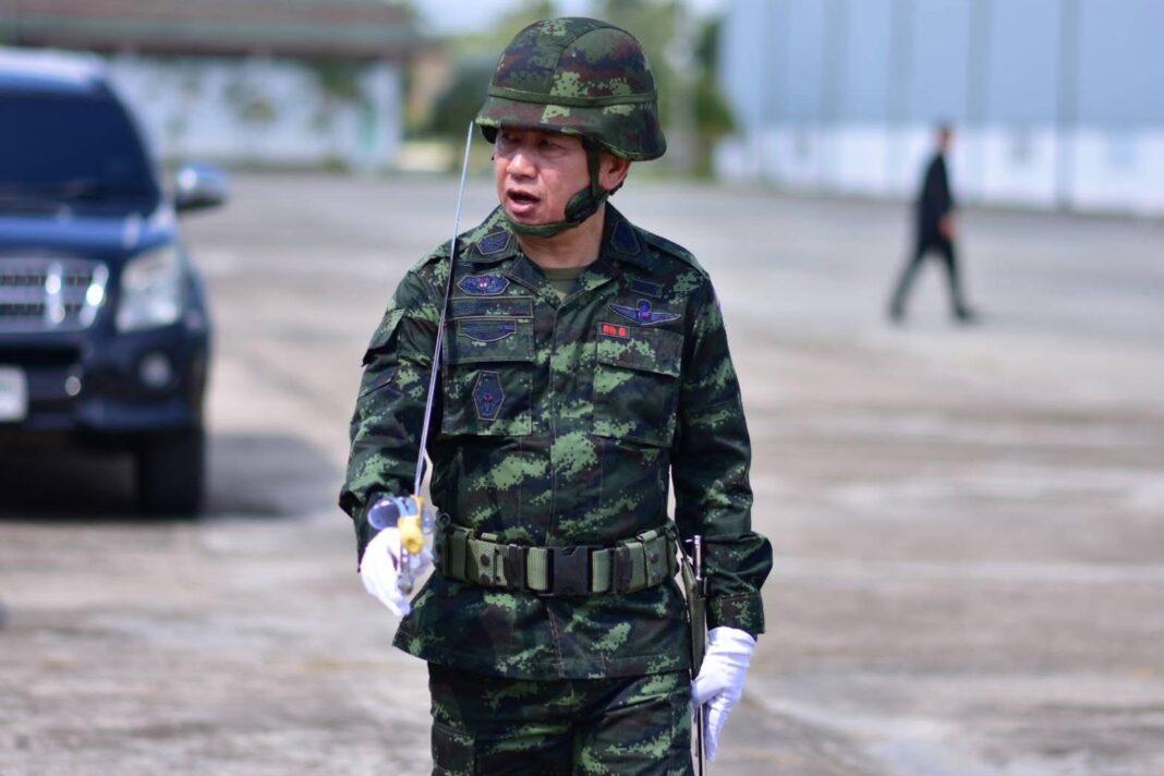 พันเอก สิทธิศักดิ์ เจนบรรจง ผู้บังคับการกรมทหารราบที่ 152 ตรวจความพร้อมกำลังพลเตรียมพิธีสวนสนาม กระทำสัตย์ปฏิญาณตนต่อธงชัยเฉลิมพล ในวันกองทัพไทย 18 มกราคม 2568 พันเอก สิทธิศักดิ์ เจนบรรจง ผู้บังคับการกรมทหารราบที่ 152 ตรวจความพร้อมกำลังพลเตรียมพิธีสวนสนาม กระทำสัตย์ปฏิญาณตนต่อธงชัยเฉลิมพล ในวันกองทัพไทย 18 มกราคม 2568