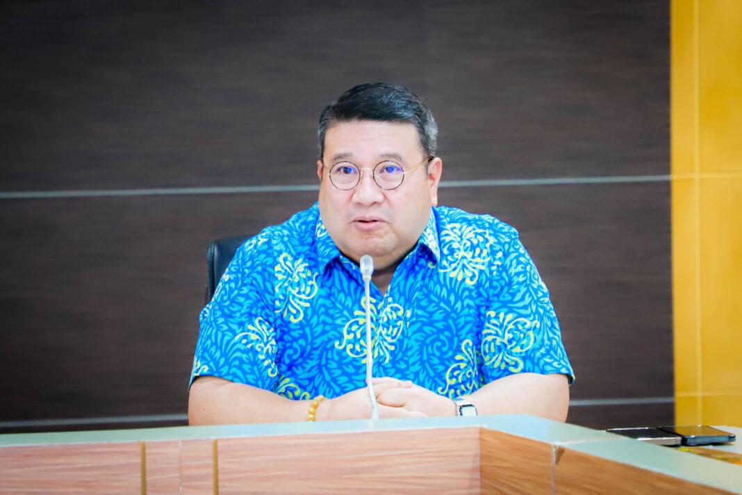 ครม..- มีมติอนุมัติตามที่รัฐมนตรีว่าการกระทรวงแรงงานเสนอ ให้โอน พันตำรวจโท วรรณพงษ์ คชรักษ์ เลขาธิการศูนย์อำนวยการบริหารจังหวัดชายแดนภาคใต้ สังกัดศูนย์อำนวยการบริหารจังหวัดชายแดนภาคใต้ (ศอ.บต.) ให้ดำรงตำแหน่ง “ปลัดกระทรวงแรงงาน” เพื่อทดแทนตำแหน่งที่ว่างลง เลขาธิการ ศอ.บต.