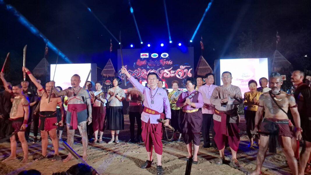สิงห์บุรี.- ผู้ว่าเปิดงานสดุดีวีรชนบ้านระจัน ประจำปี2568 ยิ่งใหญ่ สิงห์บุรี.- ผู้ว่าเปิดงานสดุดีวีรชนบ้านระจัน ประจำปี2568 ยิ่งใหญ่