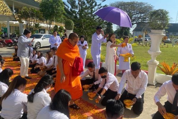 พระโสภณธรรมวงศ์ หรือท่านเจ้าคุณน้อย เจ้าอาวาสวัดอินทรวิหาร พระอารามหลวง พระโสภณธรรมวงศ์ หรือท่านเจ้าคุณน้อย เจ้าอาวาสวัดอินทรวิหาร พระอารามหลวง