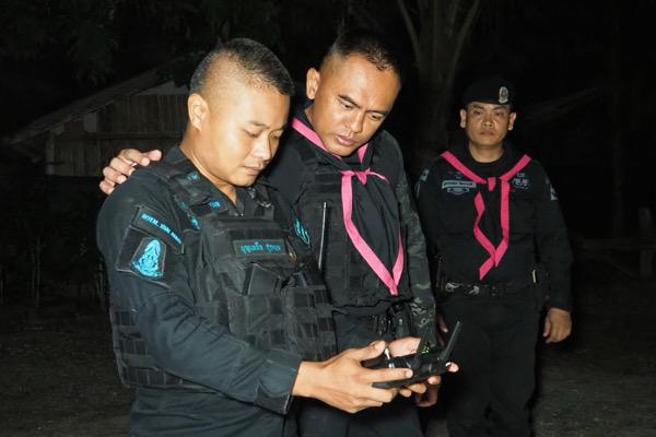 ปัตตานี.- ผบ.ฉก.ทพ.22 ลงพื้นที่ตรวจเยี่ยมกำลังพล เน้นย้ำความปลอดภัยรอบฐานปฎิบัติการให้รอบคอบ ปัตตานี.- ผบ.ฉก.ทพ.22 ลงพื้นที่ตรวจเยี่ยมกำลังพล เน้นย้ำความปลอดภัยรอบฐานปฎิบัติการให้รอบคอบ