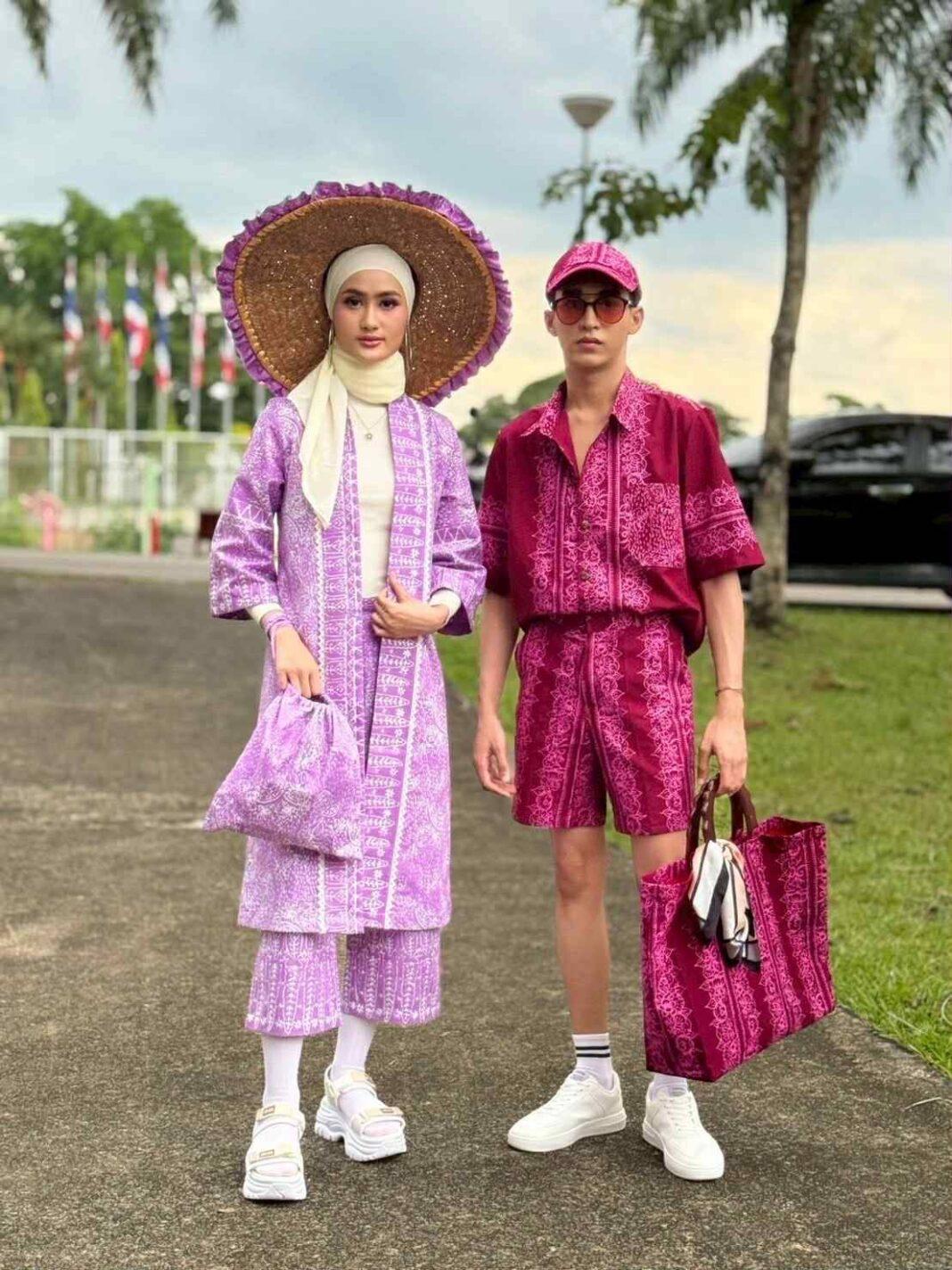 “ช่อผกาจาลัน”ปาเต๊ะลวดลายใหม่ ของชาวโกลก “ช่อผกาจาลัน”ปาเต๊ะลวดลายใหม่ ของชาวโกลก