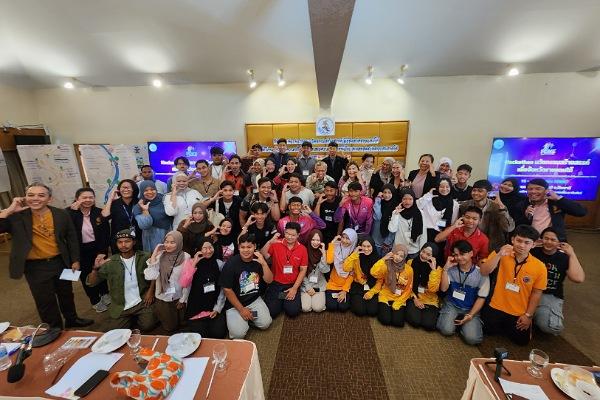 ปัตตานี – ส.ปชส.สงขลา ปลุกพลังเยาวชนนักสื่อสาร Hackathon สร้างนวัตกรรมสื่อ รังสรรค์ส่งเสริมเติมเสน่ห์จังหวัดชายแดนใต้ รับความหลากหลายสังคมพหุวัฒนธรรม ปัตตานี – ส.ปชส.สงขลา ปลุกพลังเยาวชนนักสื่อสาร Hackathon สร้างนวัตกรรมสื่อ รังสรรค์ส่งเสริมเติมเสน่ห์จังหวัดชายแดนใต้ รับความหลากหลายสังคมพหุวัฒนธรรม