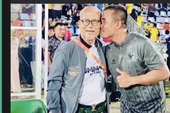 **Exclusive Feature: เจาะสนามเลือกตั้งปัตตานี ’69 — เมื่ออุดมการณ์การเมือง สยบแทบเท้า “สายใยแห่งอุมมะห์” โดย ตอริก สหสันติวรกุล **Exclusive Feature: เจาะสนามเลือกตั้งปัตตานี ’69 — เมื่ออุดมการณ์การเมือง สยบแทบเท้า “สายใยแห่งอุมมะห์” โดย ตอริก สหสันติวรกุล